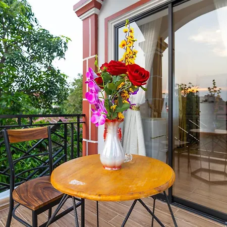 855 Villa